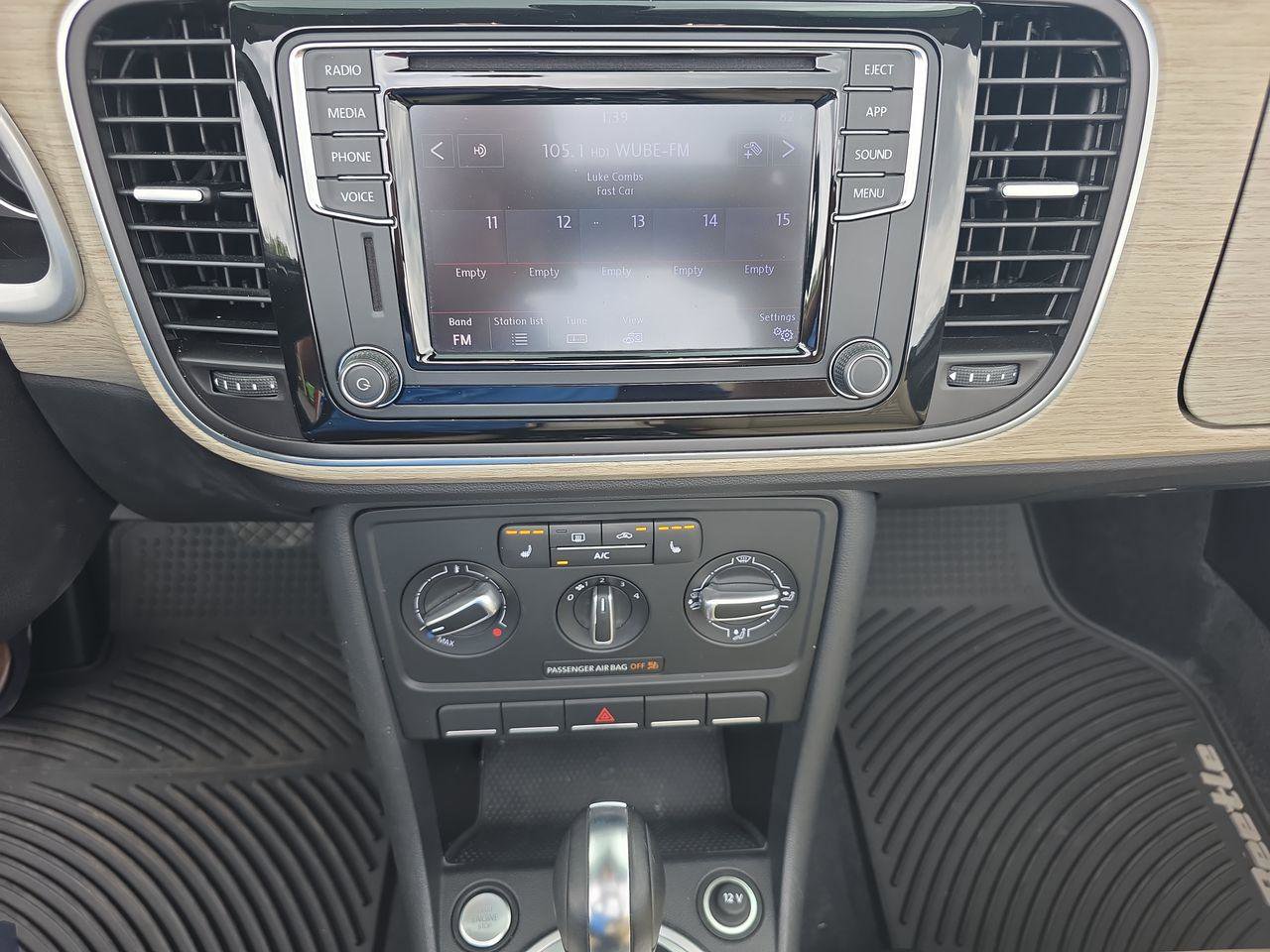 Used 2018 Volkswagen Beetle 2.0T Coast image 9