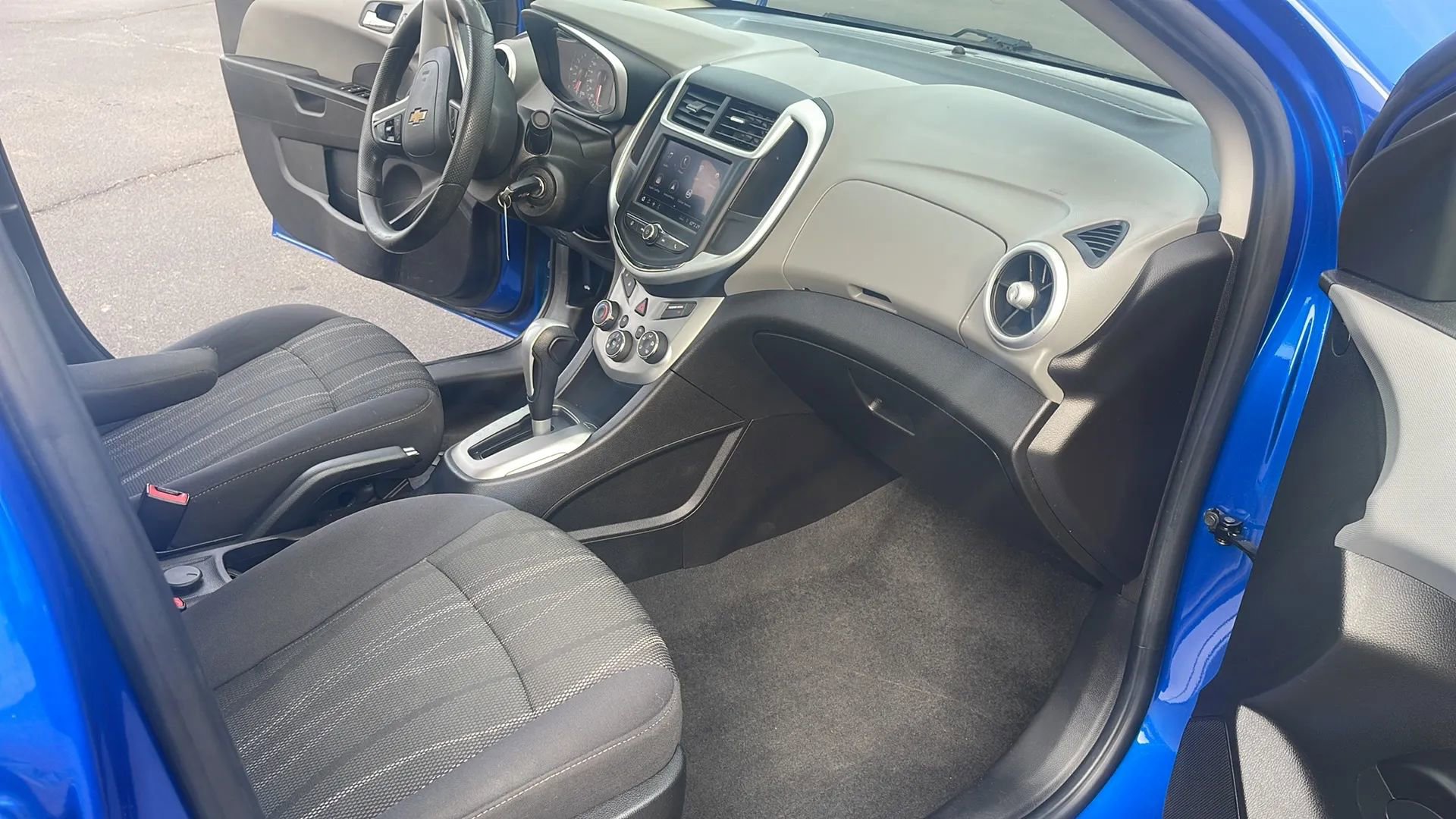 Used 2020 Chevrolet Sonic LT image 25