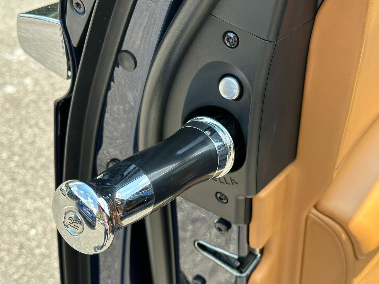 Used 2014 Rolls-Royce Ghost RWD image 42