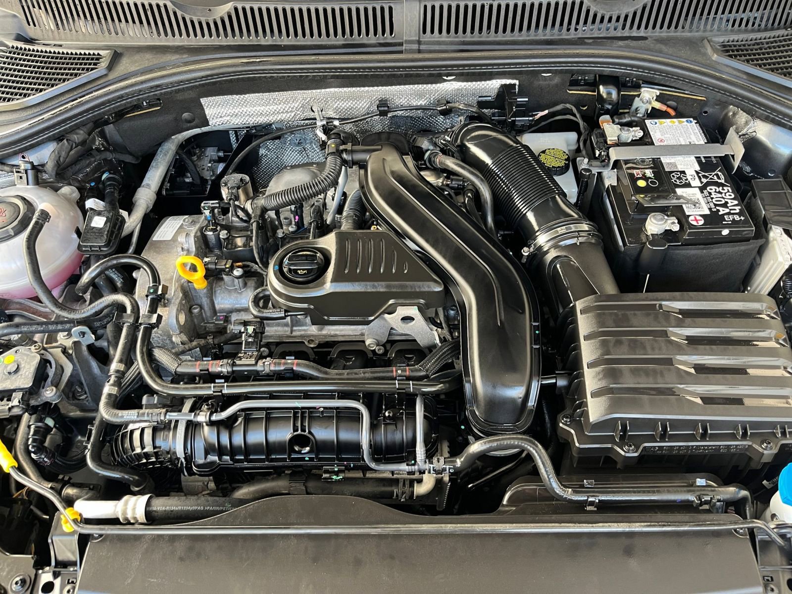 Used 2025 Volkswagen Jetta Sport image 32