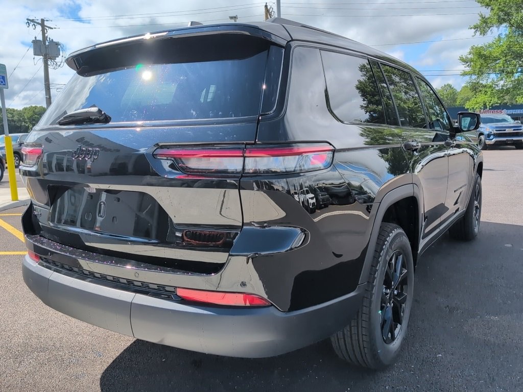 New 2025 Jeep Grand Cherokee L Altitude image 7