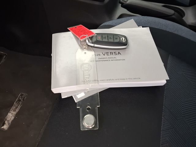Used 2025 Nissan Versa SV image 7