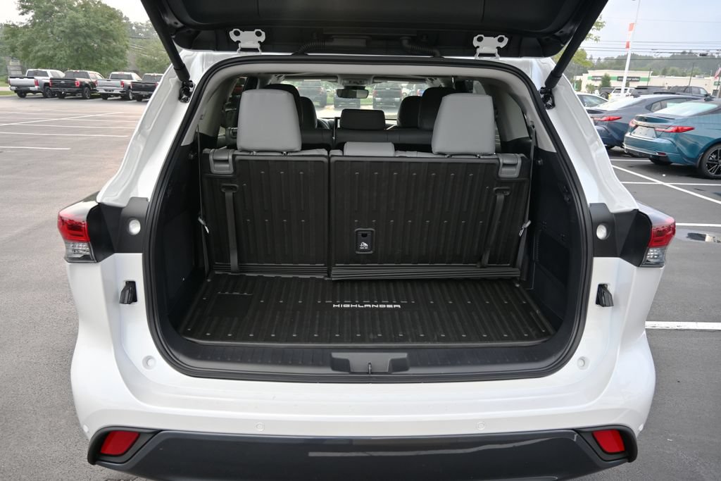 New 2026 Toyota Highlander Limited AWD/4WD image 8