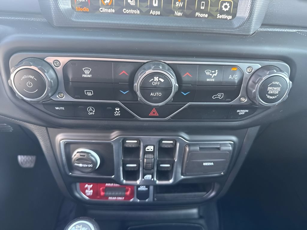 Used 2023 Jeep Gladiator Mojave w/ Trailer Tow Package AWD/4WD image 19