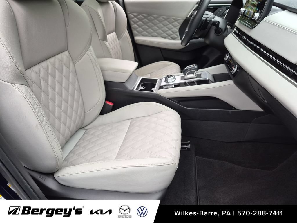 Used 2023 Mitsubishi Outlander SEL AWD/4WD image 28