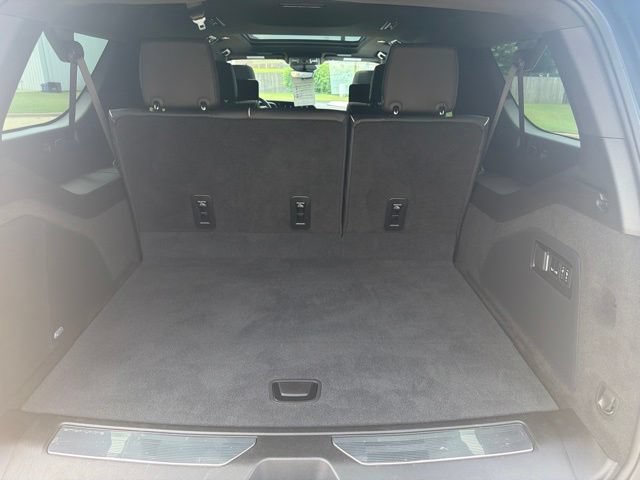 Certified 2024 Cadillac Escalade ESV Premium Luxury w/ Performance Package AWD/4WD image 24