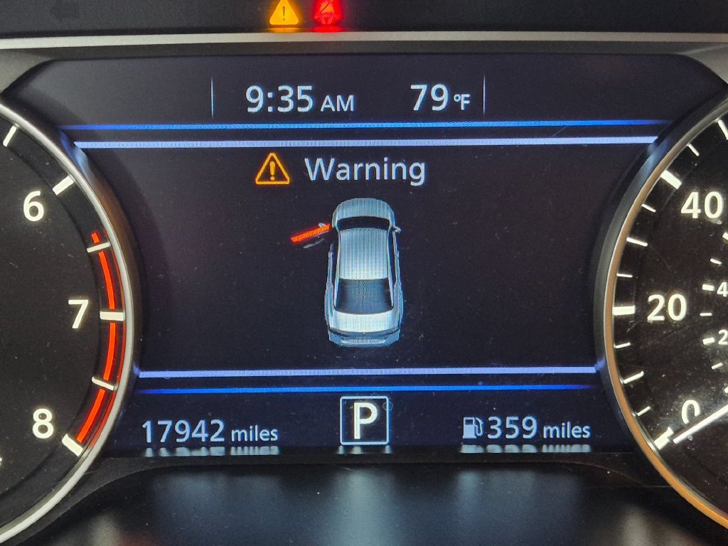 Used 2025 Nissan Altima 2.5 SR FWD image 17