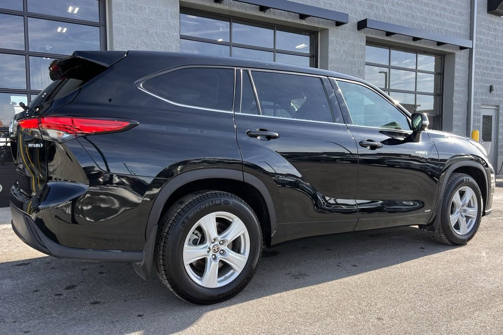 Used 2021 Toyota Highlander LE image 9