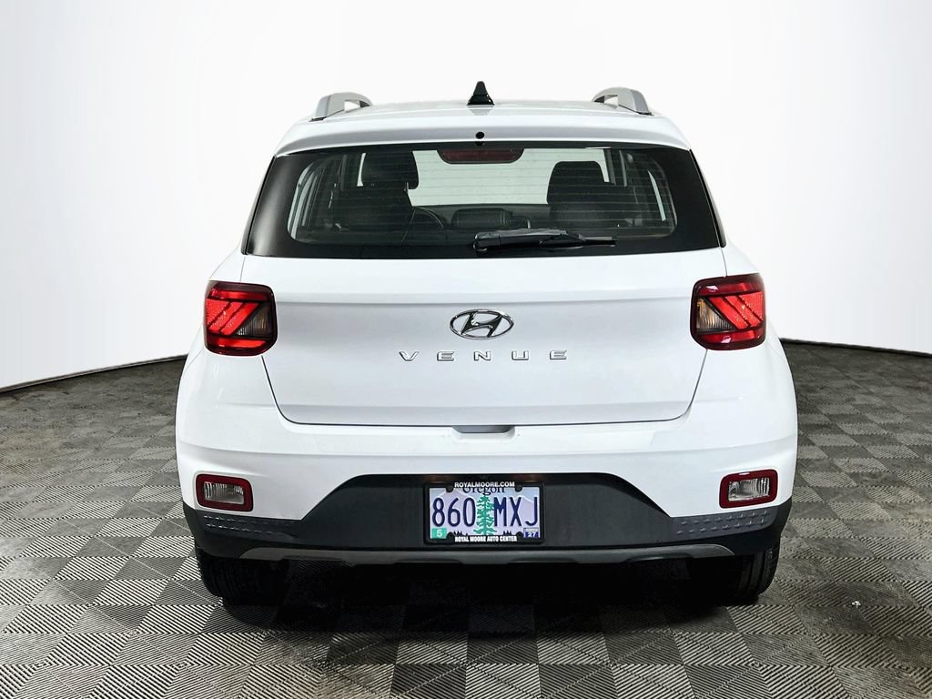 Used 2021 Hyundai Venue SEL w/ Cargo Package FWD image 6