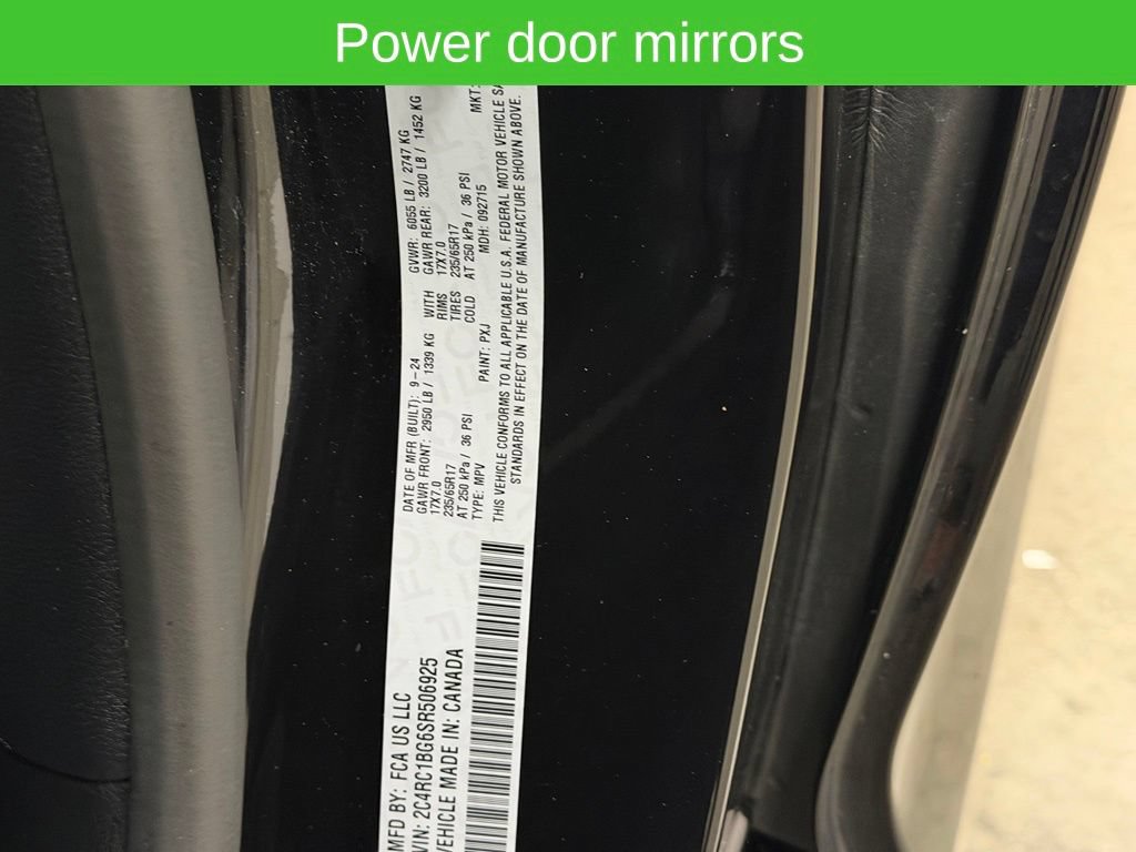 Used 2025 Chrysler Pacifica Select FWD image 29