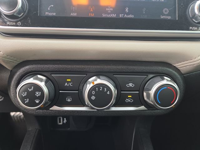 Used 2020 Nissan Versa SV w/ Trunk Package image 23