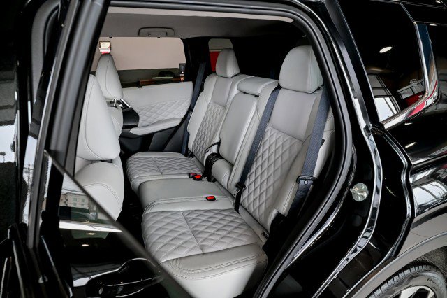 Used 2024 Mitsubishi Outlander SEL Black Edition image 20