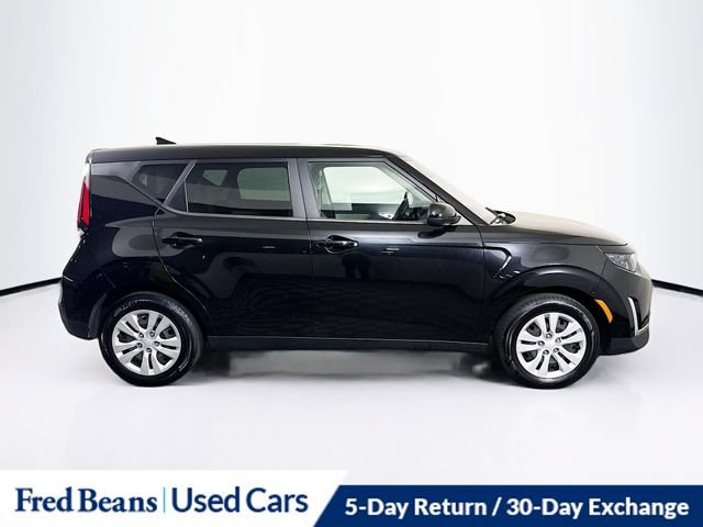 Used 2023 Kia Soul LX image 9