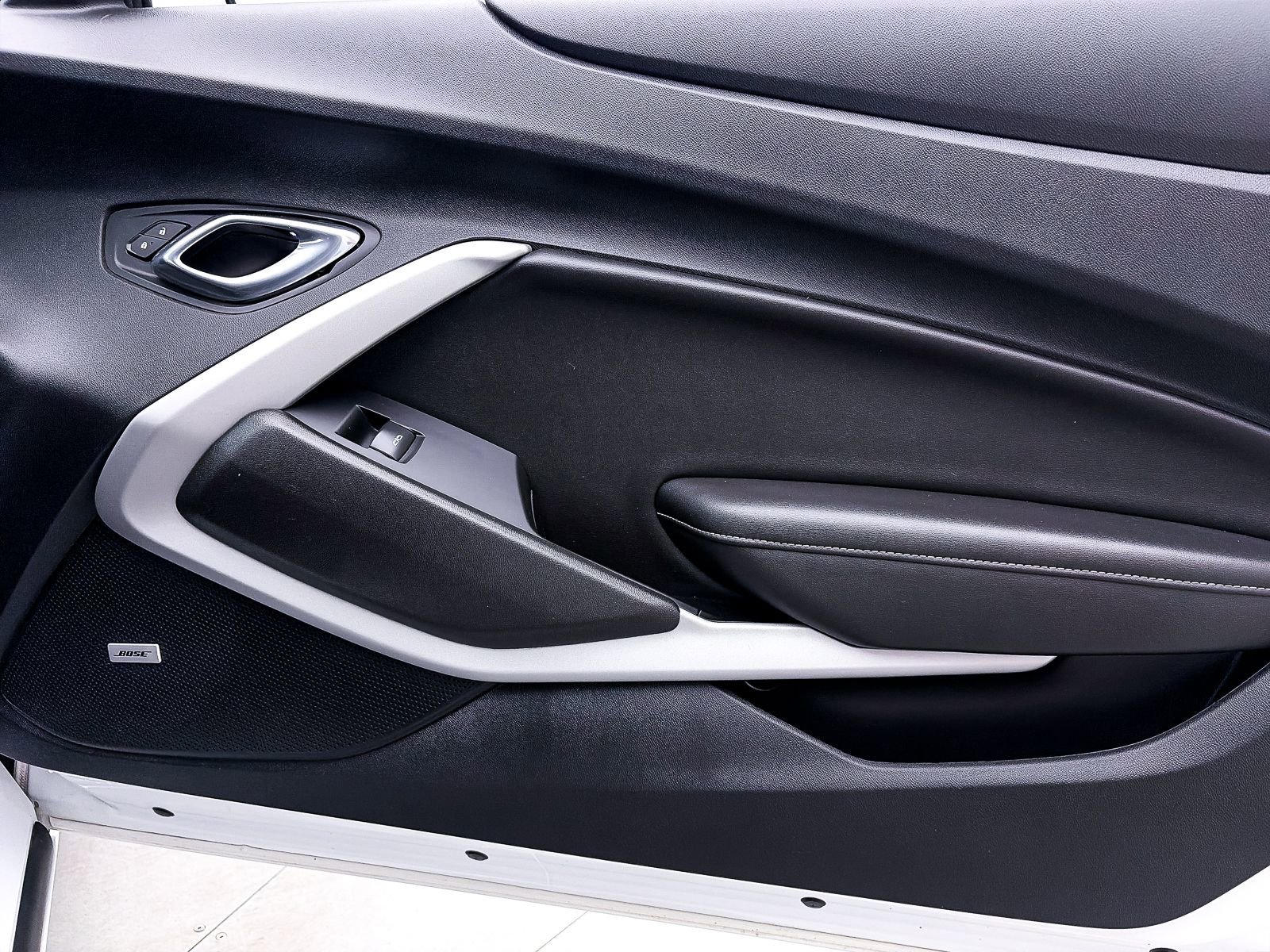 Used 2020 Chevrolet Camaro LT w/ RS Package image 33