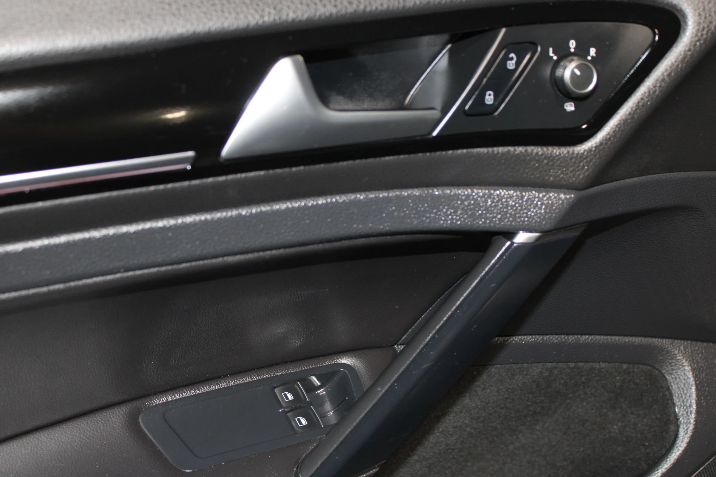 Used 2015 Volkswagen GTI SE FWD image 10
