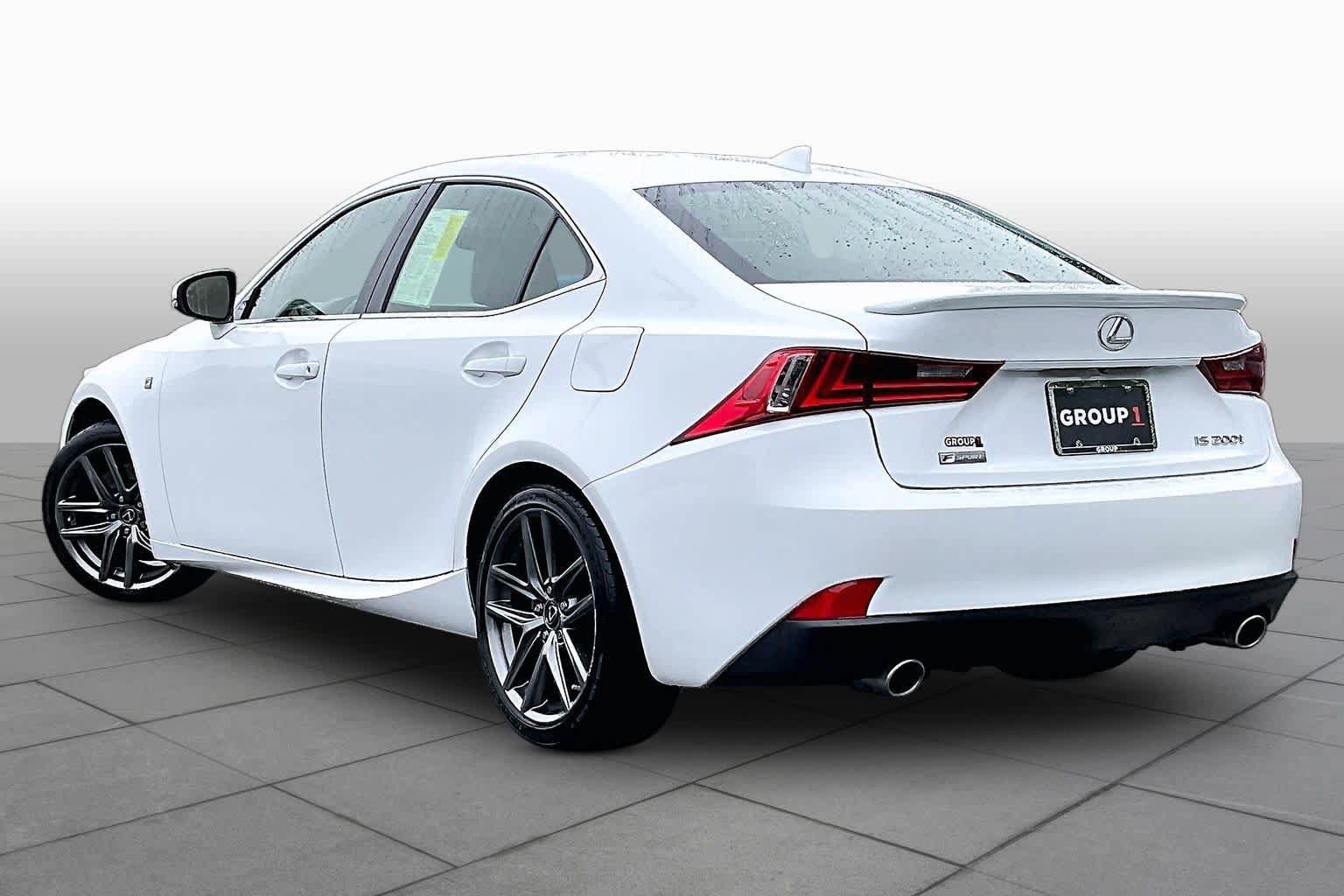 Used 2016 Lexus IS 200t w/ F Sport Package RWD image 12