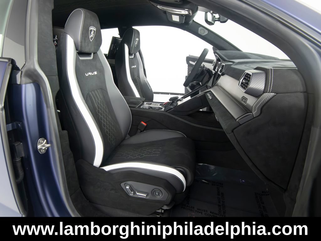 Used 2023 Lamborghini Urus Performante AWD/4WD image 42