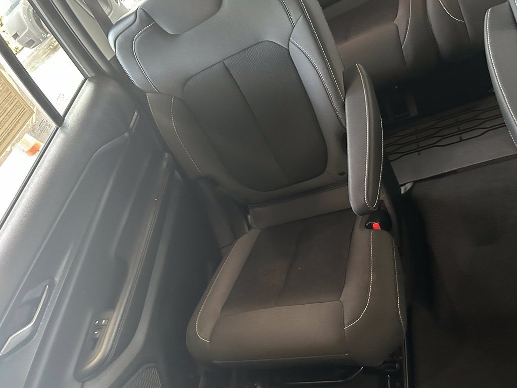 Certified 2024 Jeep Grand Cherokee L Laredo RWD image 12