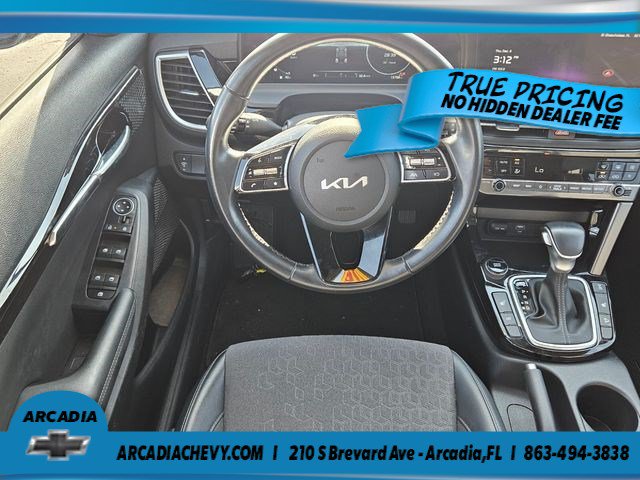 Used 2024 Kia Seltos S AWD/4WD image 7