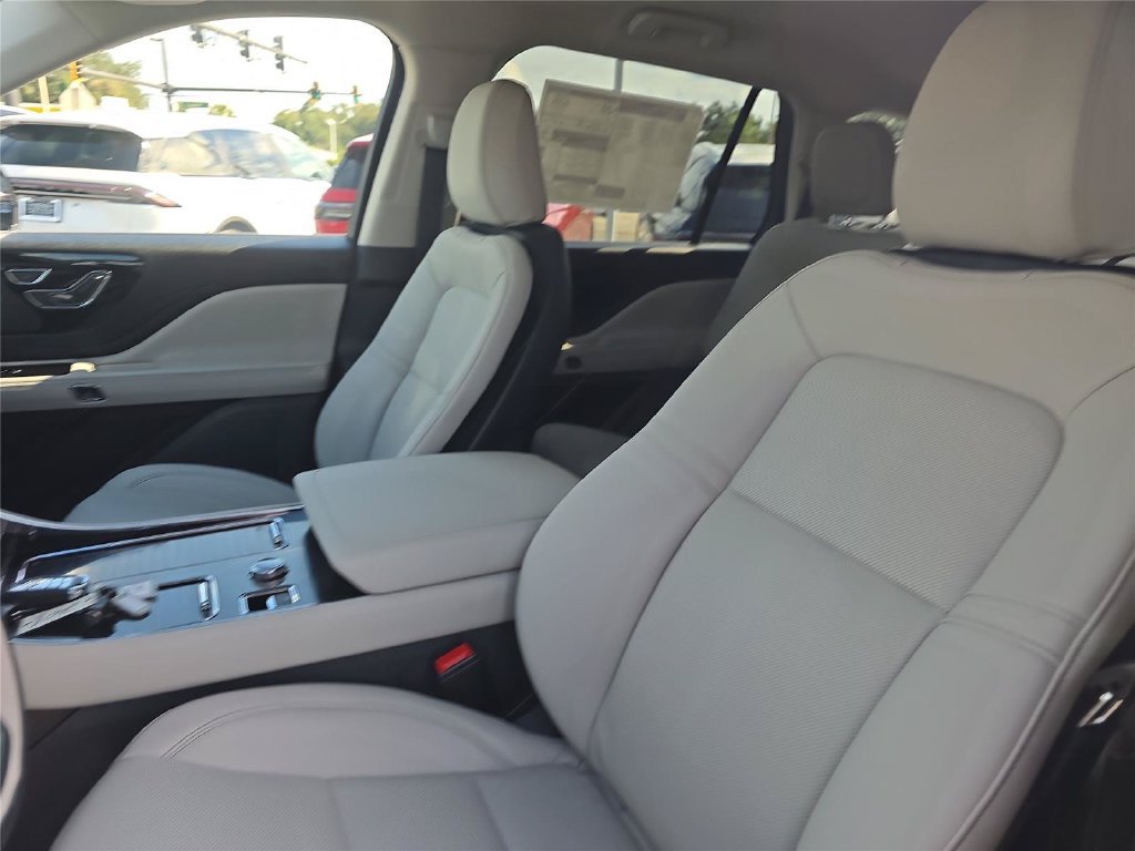 New 2027 Lincoln Aviator 2WD image 16