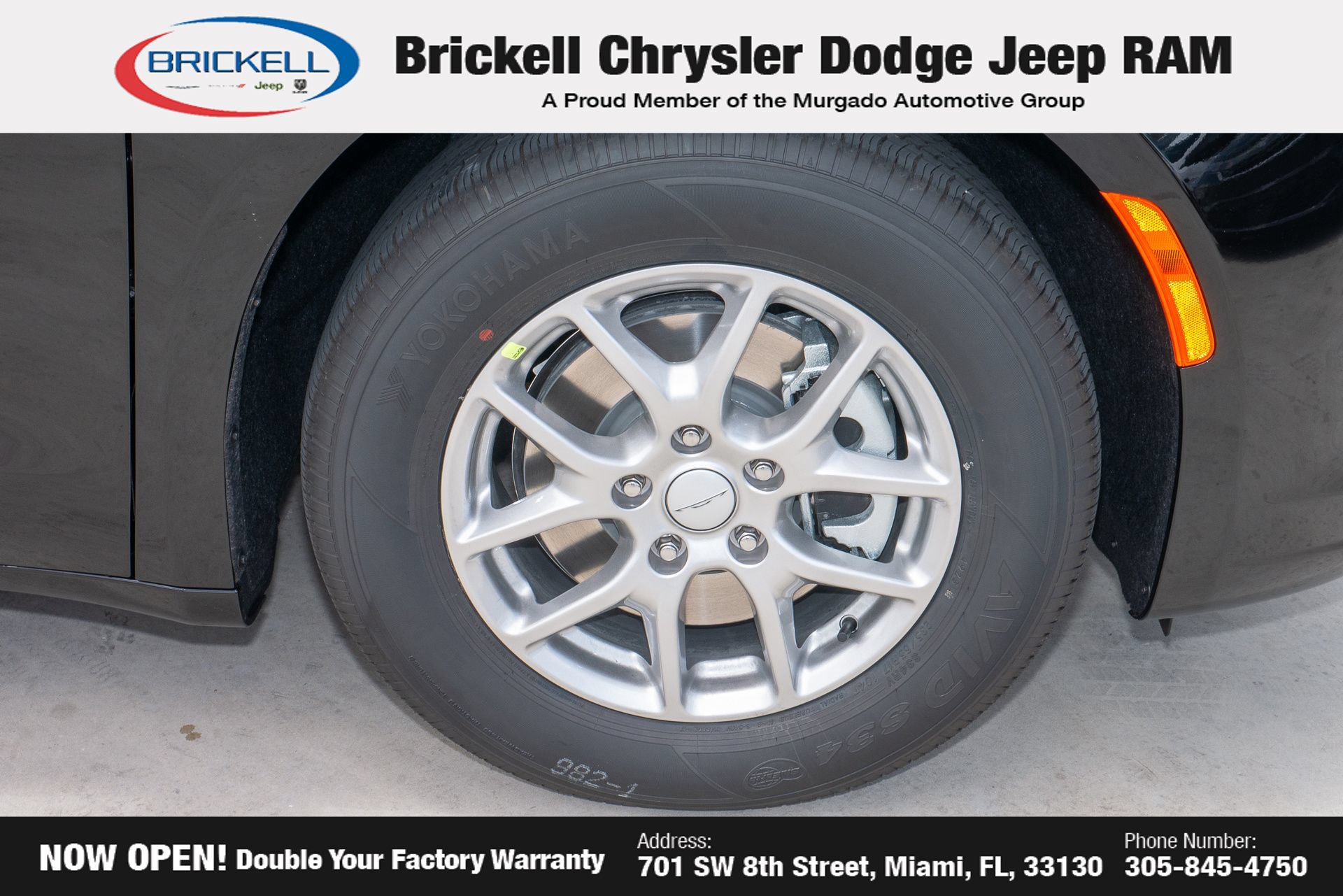 New 2027 Chrysler Pacifica Select FWD image 35