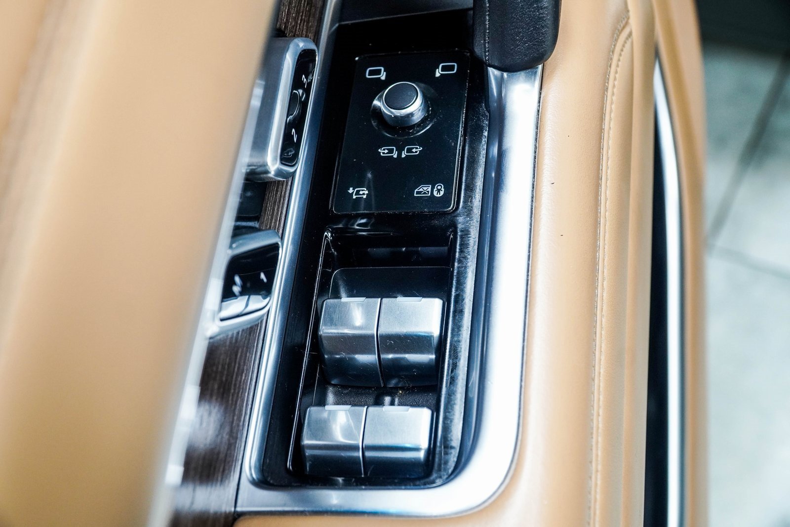 Used 2023 Land Rover Range Rover SE image 34