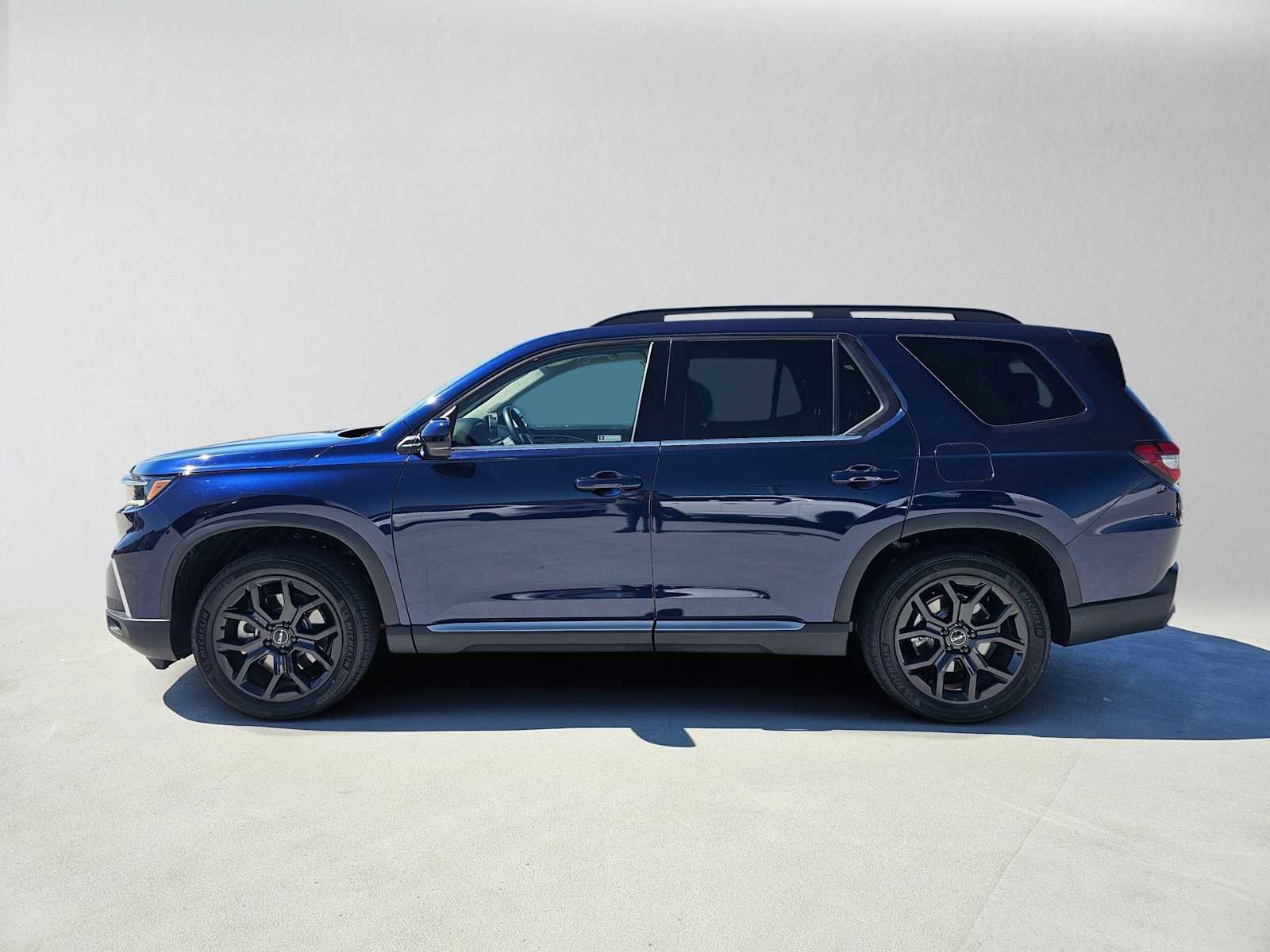 Used 2025 Honda Pilot Touring image 6