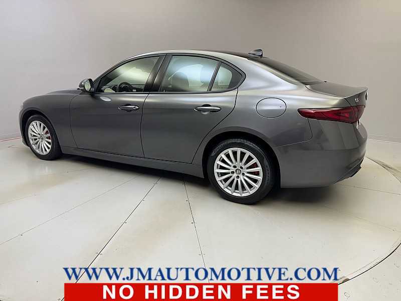 Used 2022 Alfa Romeo Giulia Sprint image 3