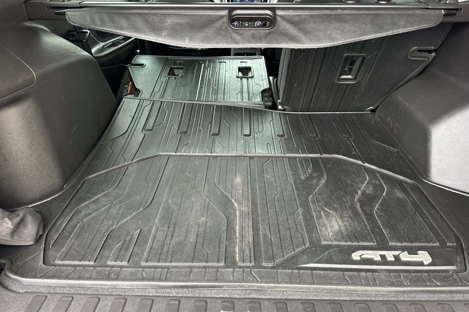 Certified 2022 GMC Terrain AT4 w/ Infotainment Package II AWD/4WD image 18