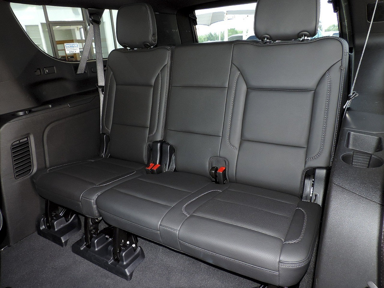 Certified 2025 GMC Yukon XL Denali AWD/4WD image 21