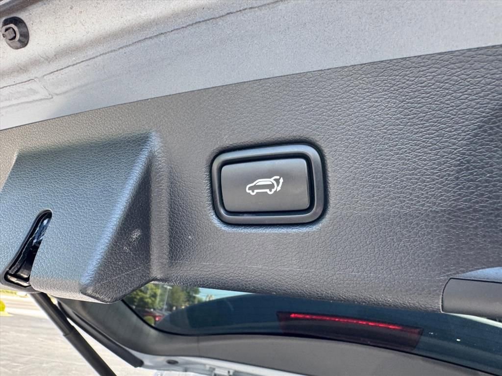 Certified 2022 Kia Telluride SX w/ Towing Package image 11