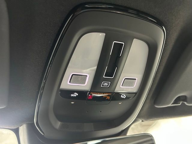 Certified 2025 Volvo XC40 B5 Core image 23