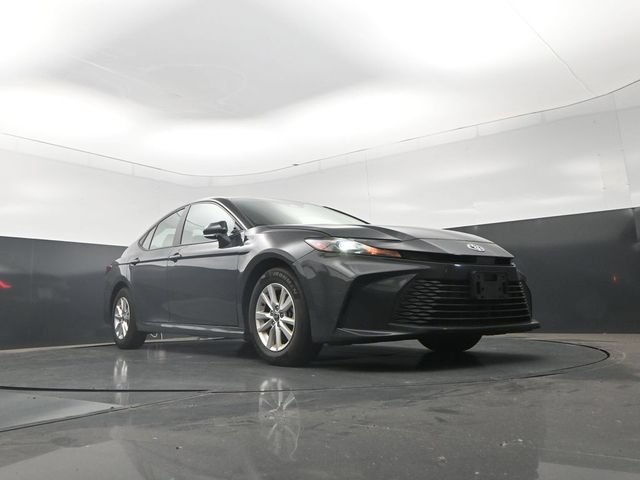 Used 2025 Toyota Camry LE FWD image 27
