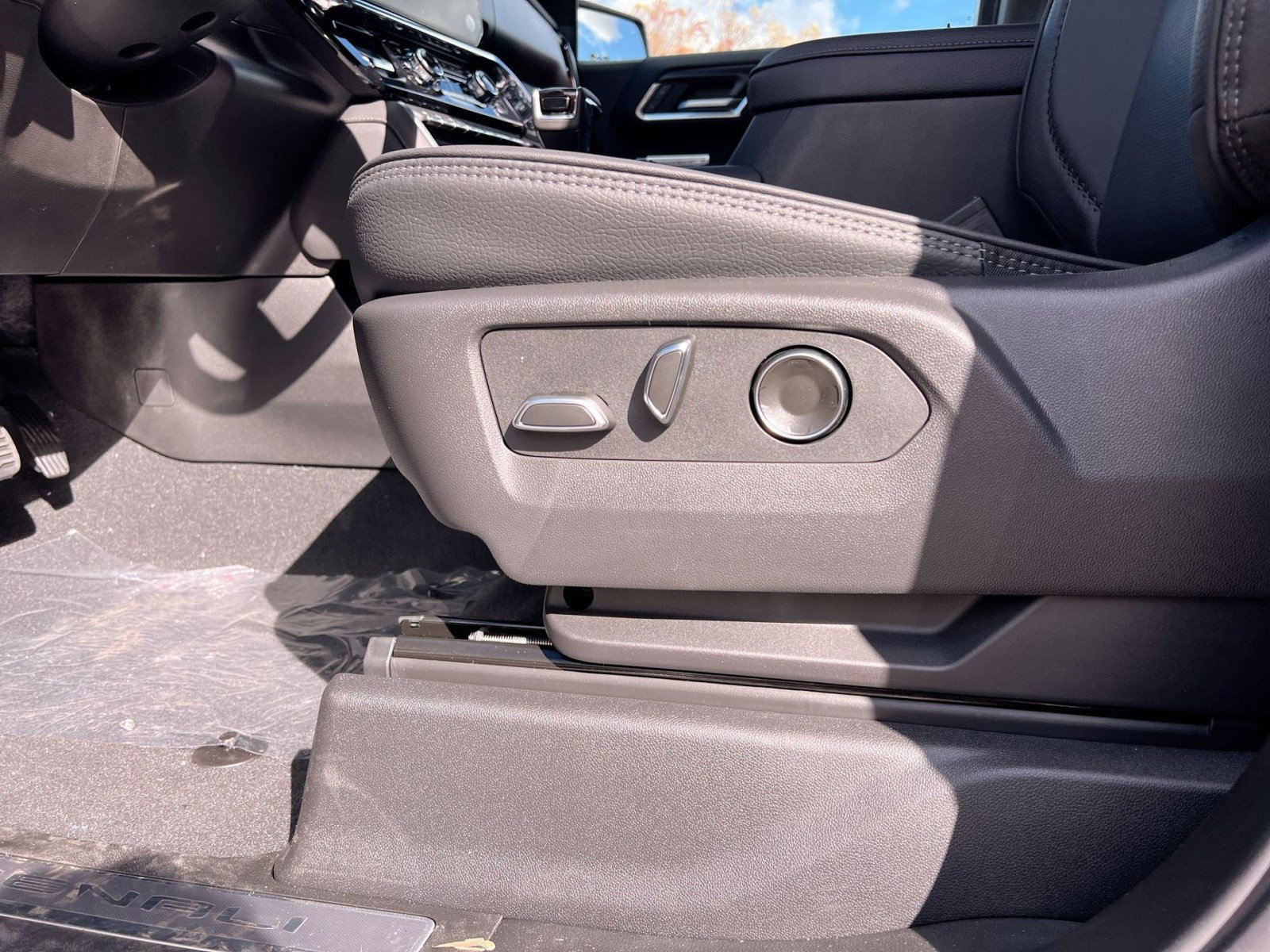 New 2026 GMC Sierra 1500 Denali w/ Denali Reserve Package image 13