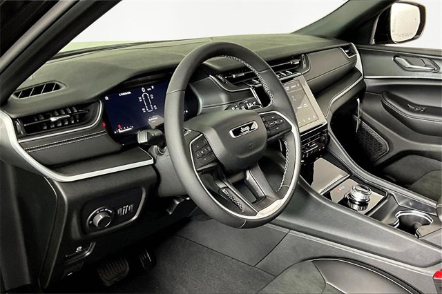 New 2025 Jeep Grand Cherokee L Altitude image 8