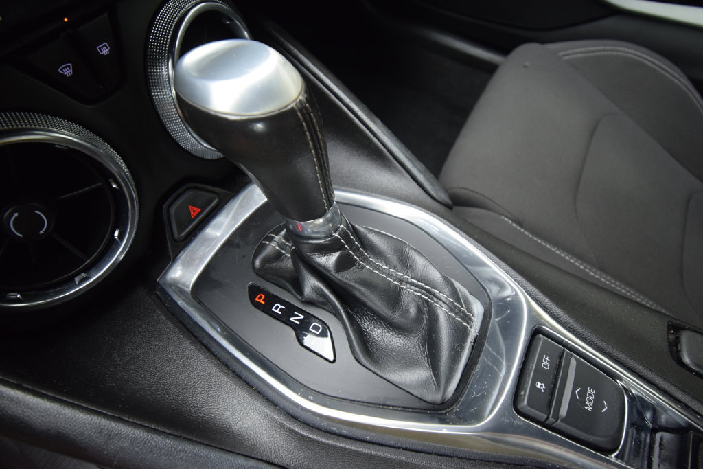 Used 2017 Chevrolet Camaro LT RWD image 19