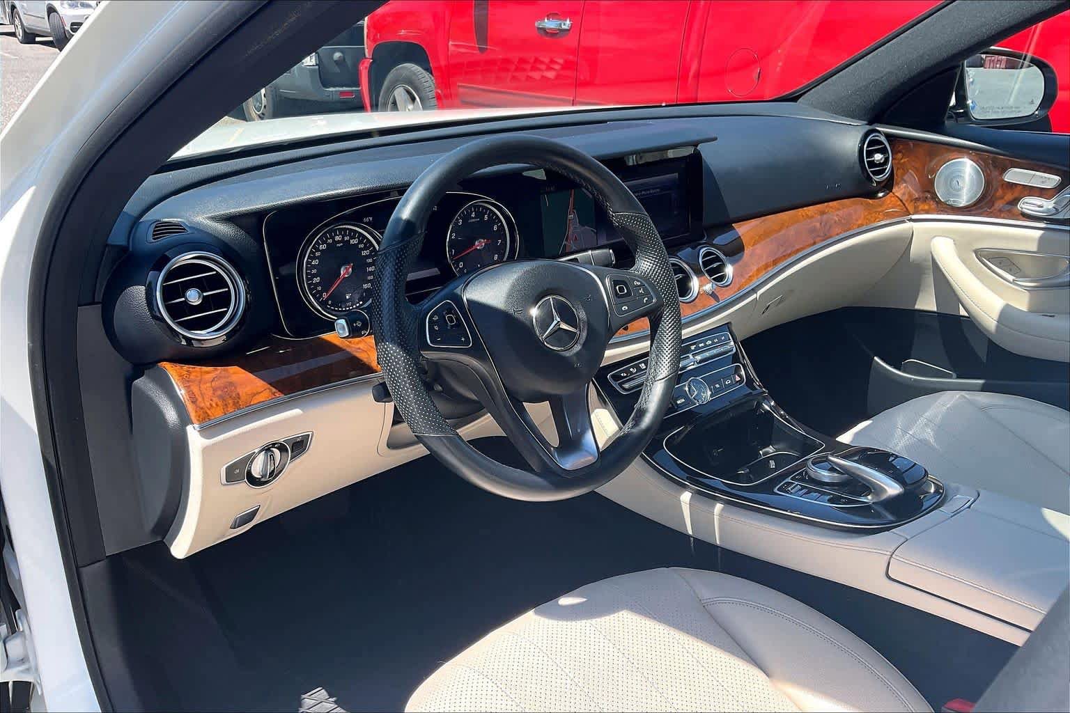 Used 2018 Mercedes-Benz E 300 4MATIC image 17