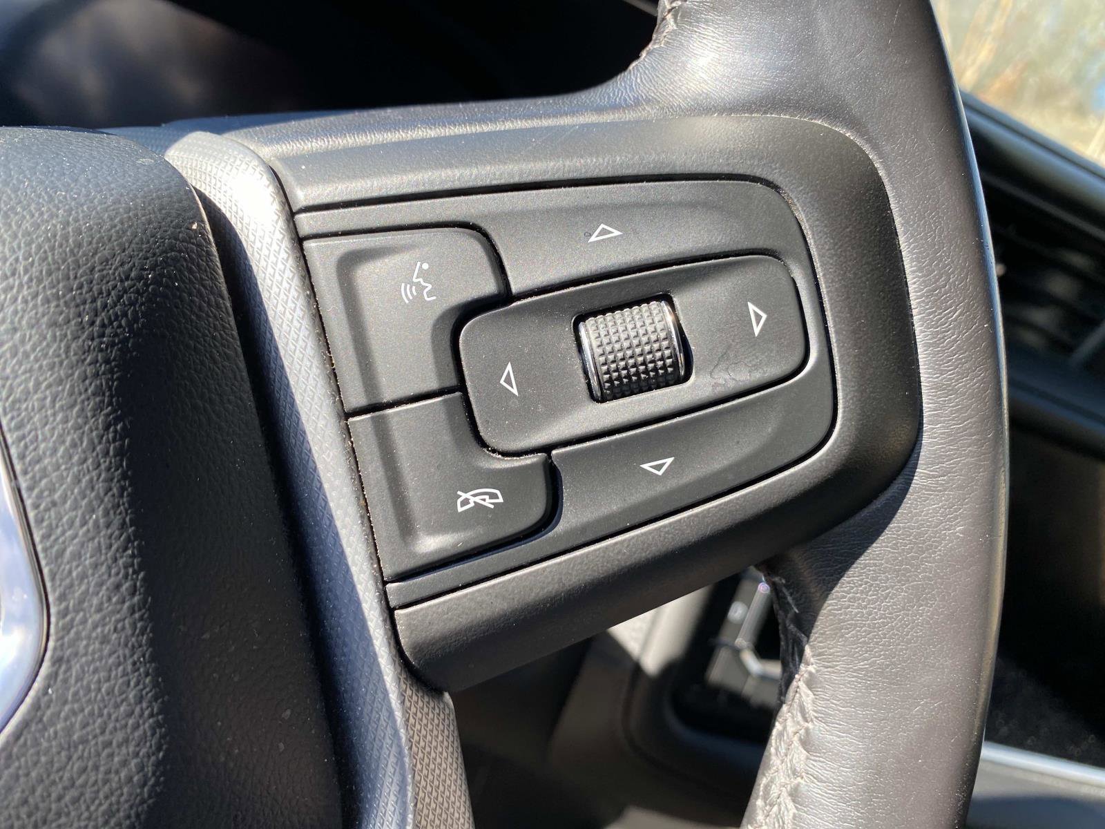 Used 2022 GMC Yukon XL Denali w/ Denali Ultimate Package image 17