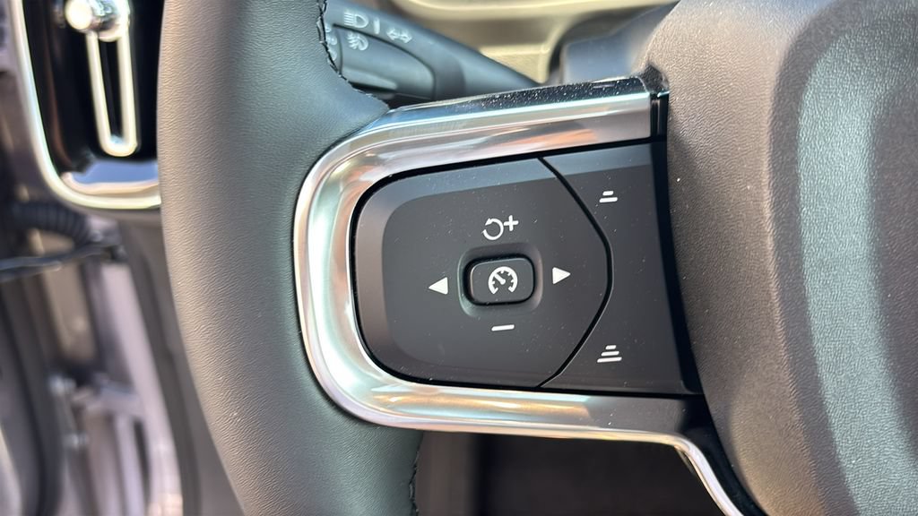 New 2026 Volvo XC40 B5 Plus w/ Protection Package Premier AWD/4WD image 18