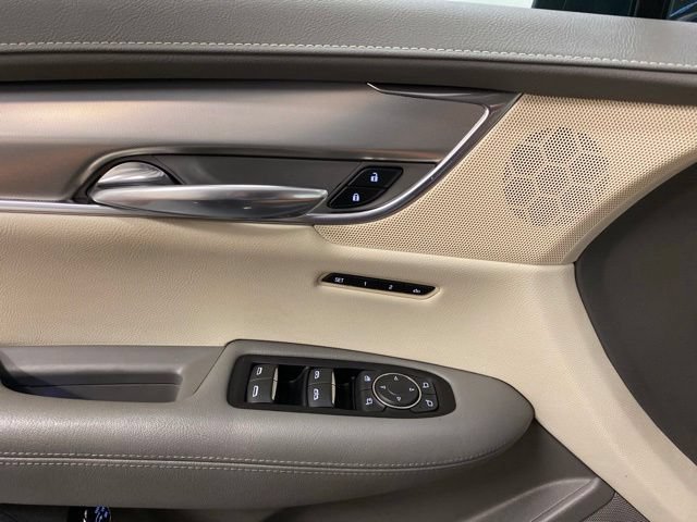 Used 2017 Cadillac XT5 Luxury w/ Driver Awareness Package AWD/4WD image 18