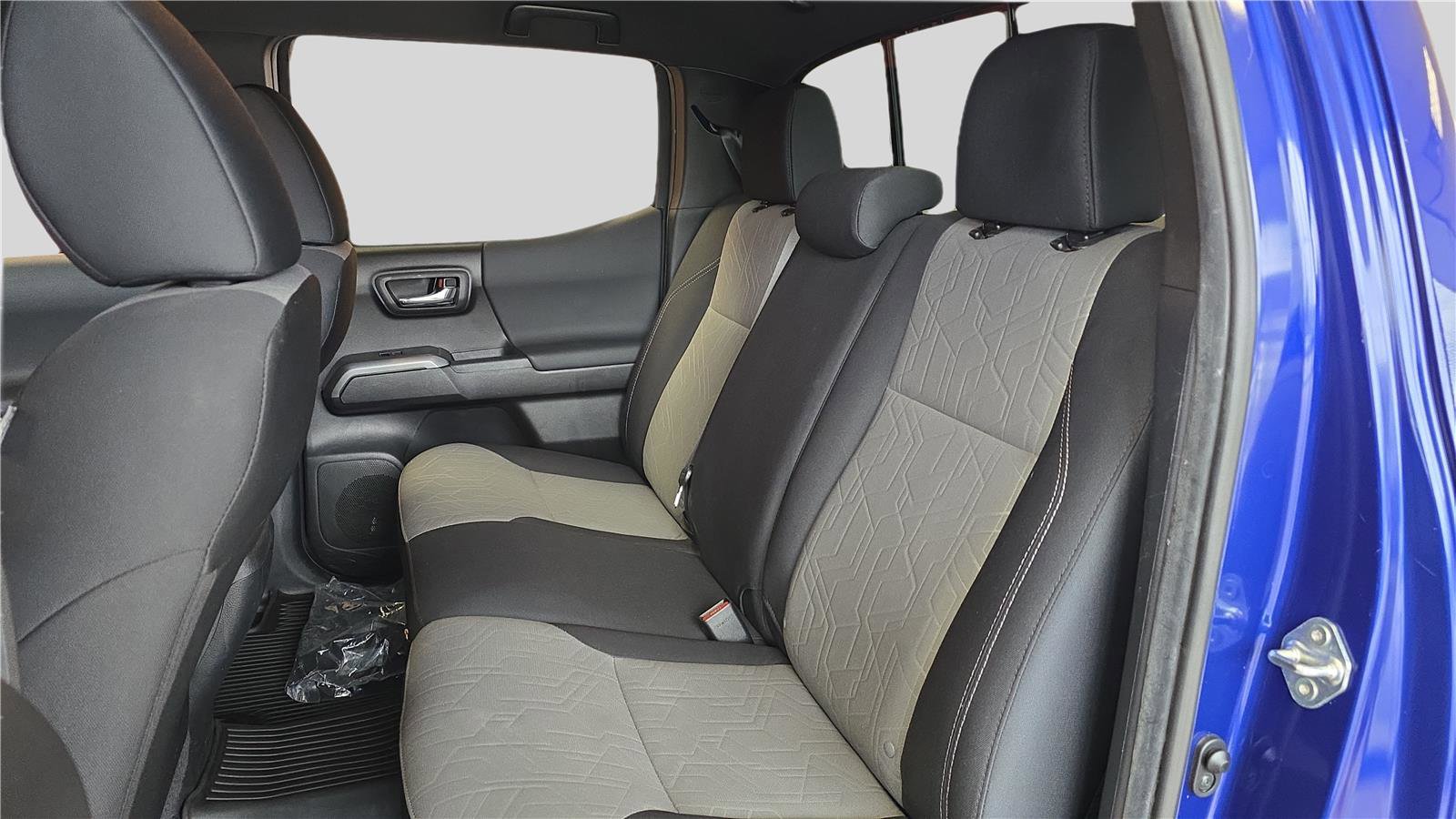 Used 2022 Toyota Tacoma TRD Off-Road AWD/4WD image 18