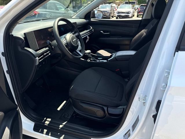 Used 2025 Hyundai Tucson SE image 18