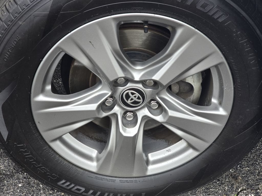 Certified 2024 Toyota RAV4 XLE w/ Convenience Package AWD/4WD image 10