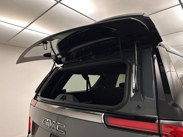 New 2026 GMC Yukon XL AT4 w/ AT4 Premium Plus Package AWD/4WD image 27