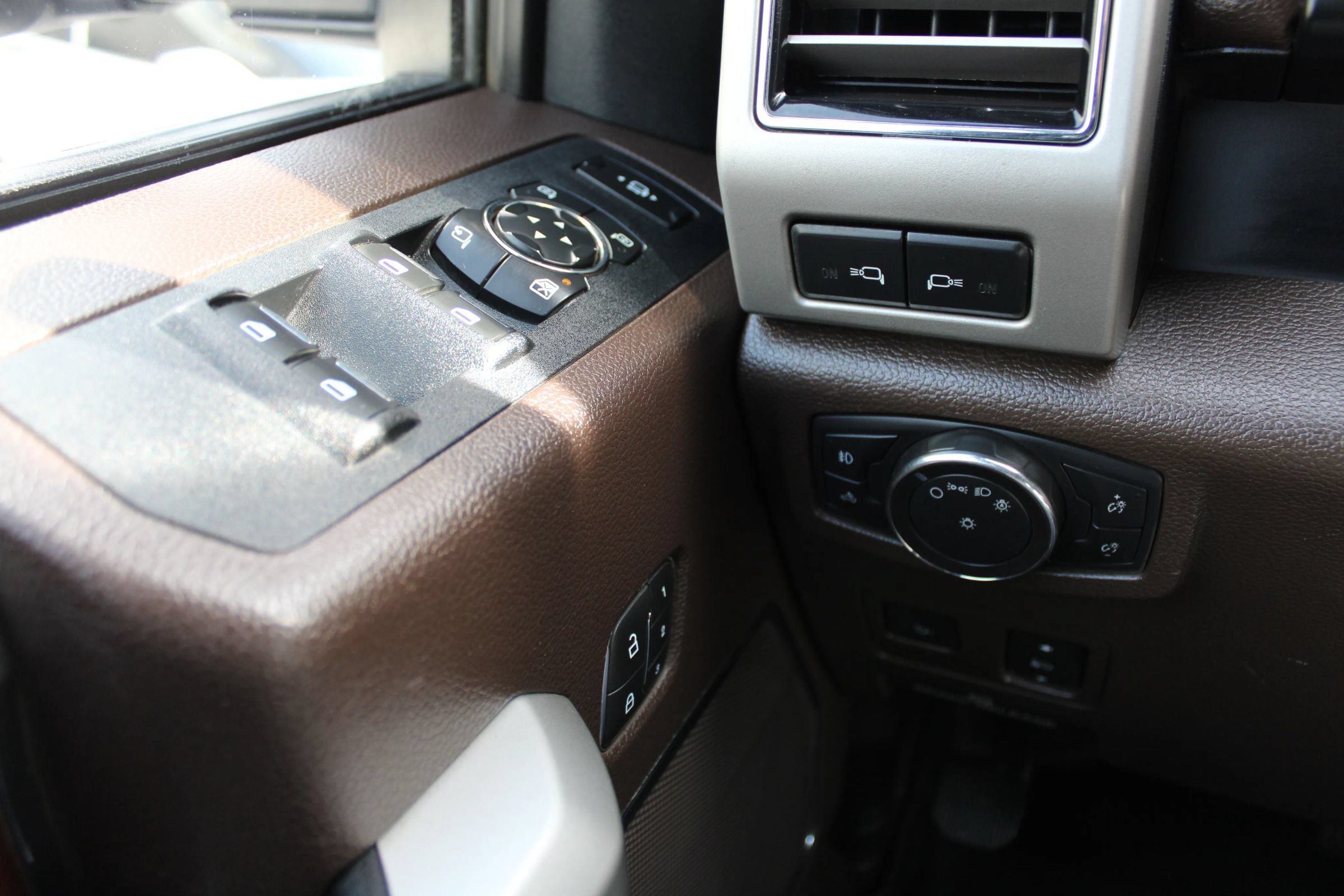 Used 2018 Ford F350 King Ranch w/ Chrome Package AWD/4WD image 24