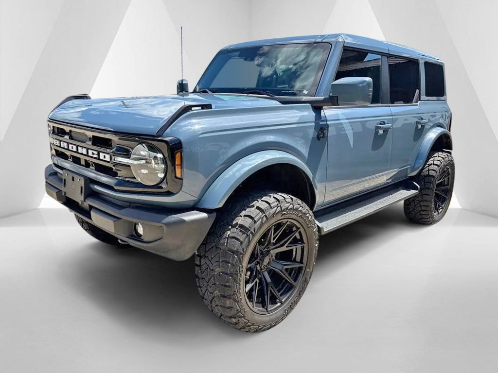 Used 2025 Ford Bronco Outer Banks AWD/4WD image 3