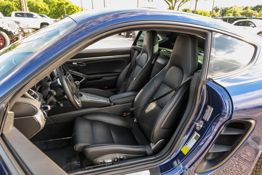 Used 2025 Porsche 718 Cayman RWD image 31