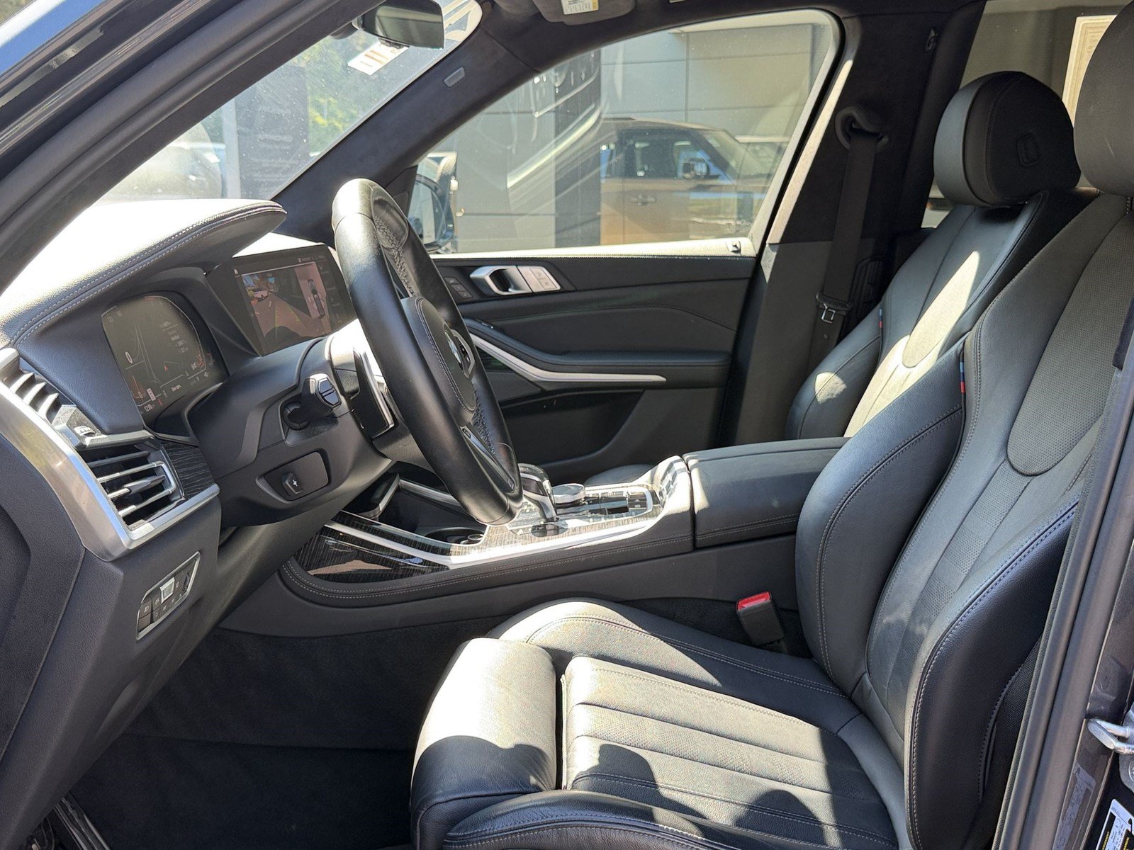 Used 2020 BMW X7 xDrive40i w/ M Sport Package AWD/4WD image 27