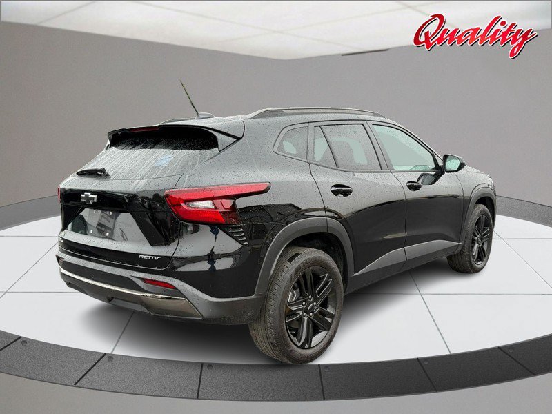 Used 2025 Chevrolet Trax ACTIV w/ Driver Confidence Package FWD image 3