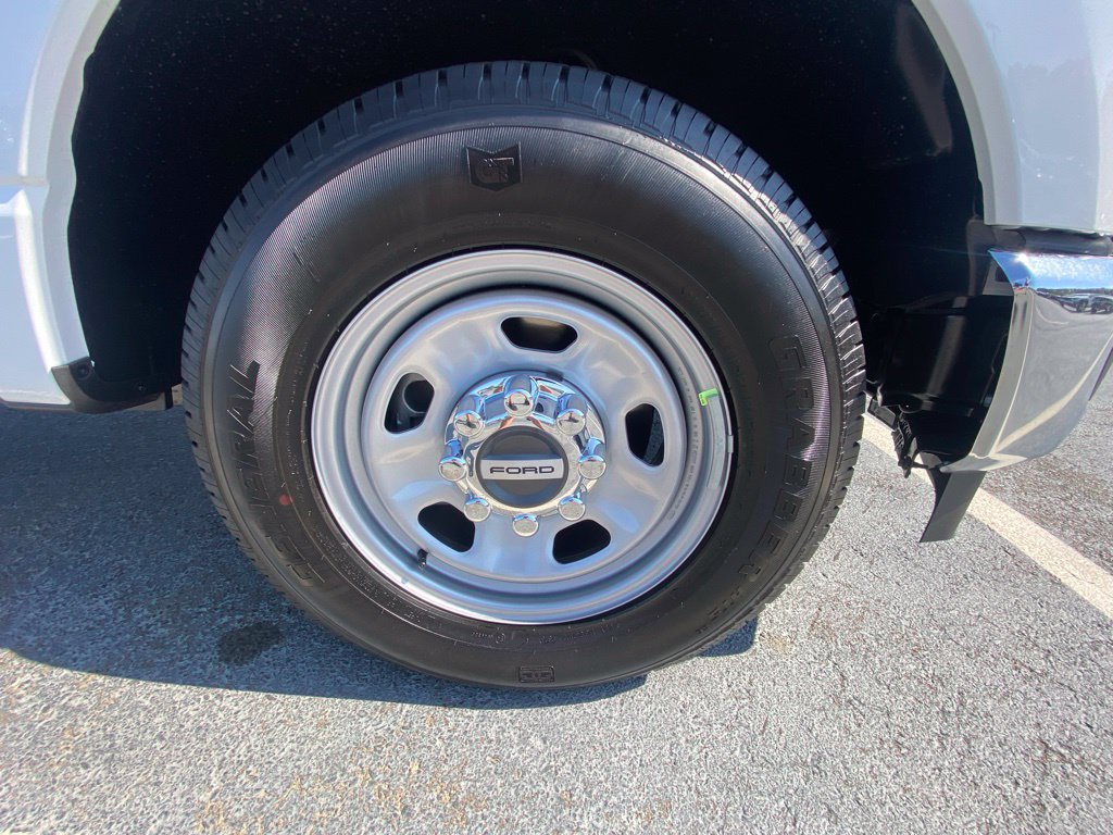 New 2026 Ford F350 XL w/ XL Chrome Package RWD image 31